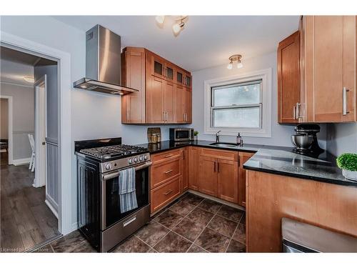 302 Hay Street, Woodstock, ON - Indoor Photo Showing Kitchen