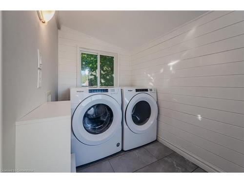 302 Hay Street, Woodstock, ON - Indoor Photo Showing Laundry Room