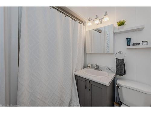 302 Hay Street, Woodstock, ON - Indoor Photo Showing Bathroom