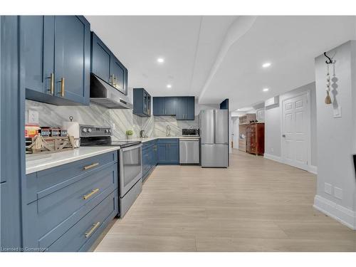 Basement-520 Winterburg Walk, Waterloo, ON - Indoor Photo Showing Kitchen With Upgraded Kitchen