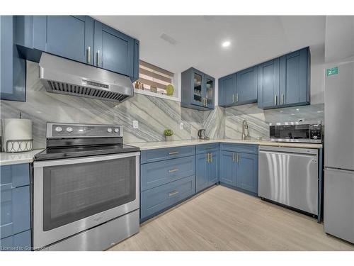 Basement-520 Winterburg Walk, Waterloo, ON - Indoor Photo Showing Kitchen