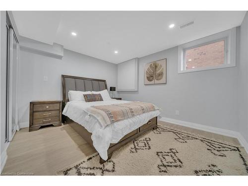 Basement-520 Winterburg Walk, Waterloo, ON - Indoor Photo Showing Bedroom