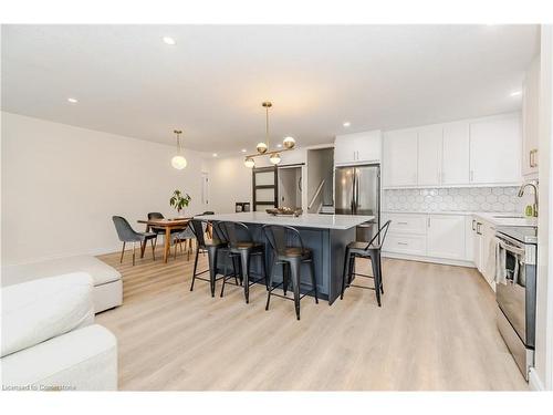 48 Templar Court, Cambridge, ON - Indoor Photo Showing Kitchen With Upgraded Kitchen