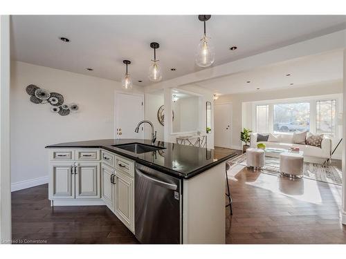 81 David Street, Cambridge, ON - Indoor Photo Showing Kitchen With Upgraded Kitchen