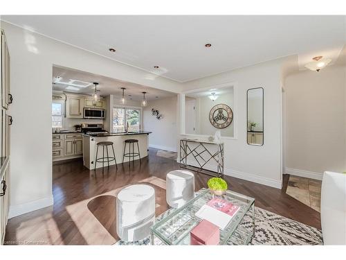 81 David Street, Cambridge, ON - Indoor Photo Showing Living Room