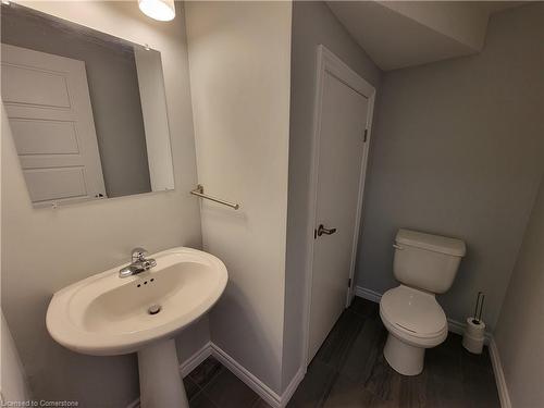 C28-1430 Highland Road West Road, Kitchener, ON - Indoor Photo Showing Bathroom