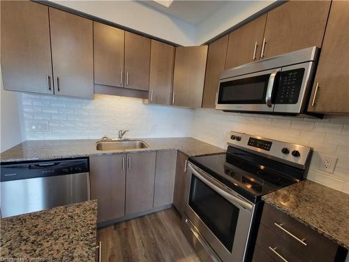 C28-1430 Highland Road W, Kitchener, ON - Indoor Photo Showing Kitchen