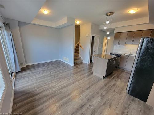 C28-1430 Highland Road W, Kitchener, ON - Indoor Photo Showing Kitchen