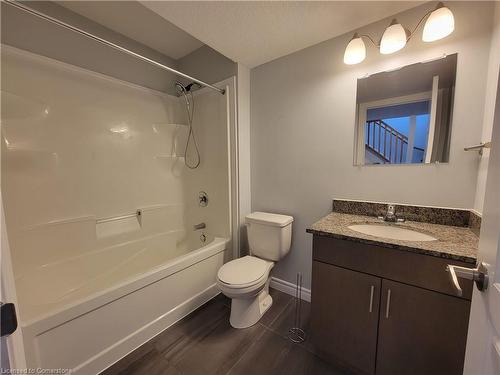 C28-1430 Highland Road W, Kitchener, ON - Indoor Photo Showing Bathroom