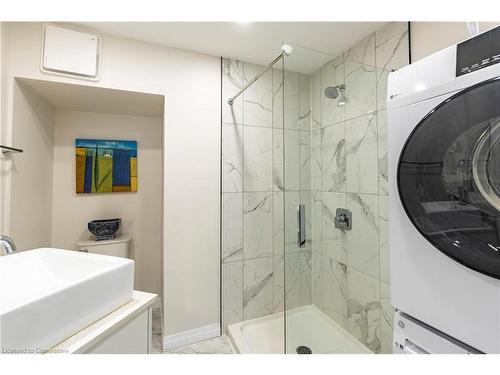 34 Dooley Drive, Kitchener, ON - Indoor Photo Showing Bathroom