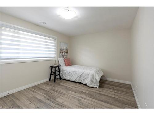 34 Dooley Drive, Kitchener, ON - Indoor Photo Showing Bedroom