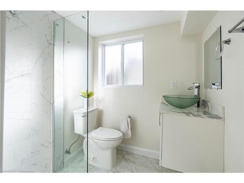 34 Dooley Drive, Kitchener, ON - Indoor Photo Showing Bathroom