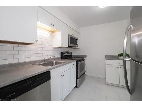 50-20 Paulander Drive, Kitchener, ON - Indoor Photo Showing Kitchen