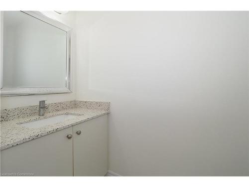 50-20 Paulander Drive, Kitchener, ON - Indoor Photo Showing Bathroom