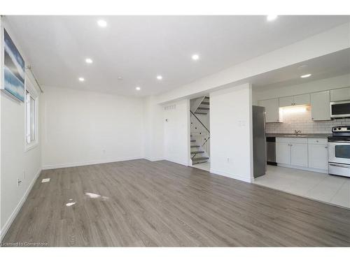 50-20 Paulander Drive, Kitchener, ON - Indoor Photo Showing Kitchen