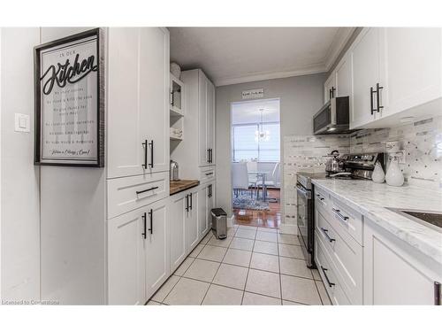 801-65 Westmount Street N, Waterloo, ON - Indoor Photo Showing Kitchen