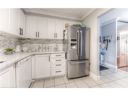 801-65 Westmount Street N, Waterloo, ON - Indoor Photo Showing Kitchen