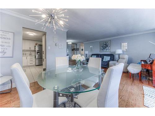 801-65 Westmount Street N, Waterloo, ON - Indoor Photo Showing Dining Room