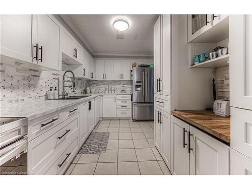 801-65 Westmount Street N, Waterloo, ON - Indoor Photo Showing Kitchen With Upgraded Kitchen