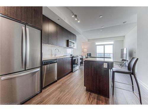 2207-55 Duke Street, Kitchener, ON - Indoor Photo Showing Kitchen