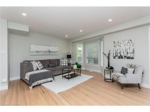 511 Oakvale Drive, Waterloo, ON - Indoor Photo Showing Living Room