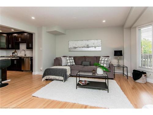 511 Oakvale Drive, Waterloo, ON - Indoor Photo Showing Living Room