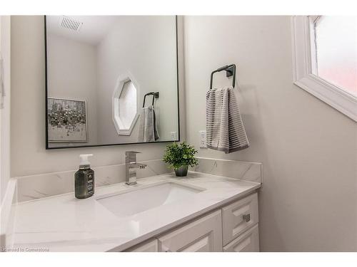 511 Oakvale Drive, Waterloo, ON - Indoor Photo Showing Bathroom