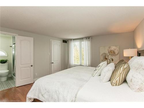 511 Oakvale Drive, Waterloo, ON - Indoor Photo Showing Bedroom