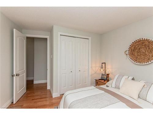 511 Oakvale Drive, Waterloo, ON - Indoor Photo Showing Bedroom