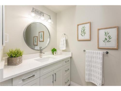 511 Oakvale Drive, Waterloo, ON - Indoor Photo Showing Bathroom