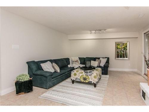 511 Oakvale Drive, Waterloo, ON - Indoor Photo Showing Living Room