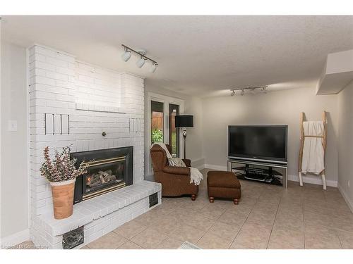 511 Oakvale Drive, Waterloo, ON - Indoor Photo Showing Living Room With Fireplace