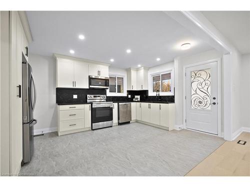 66 Beech Avenue, Cambridge, ON - Indoor Photo Showing Kitchen