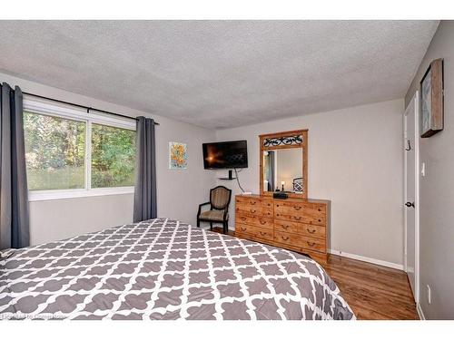 26-220 Salisbury Avenue, Cambridge, ON - Indoor Photo Showing Bedroom