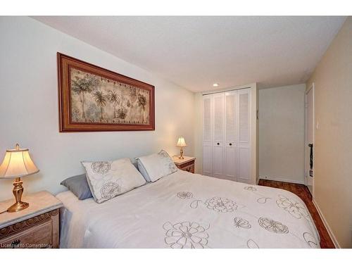 26-220 Salisbury Avenue, Cambridge, ON - Indoor Photo Showing Bedroom