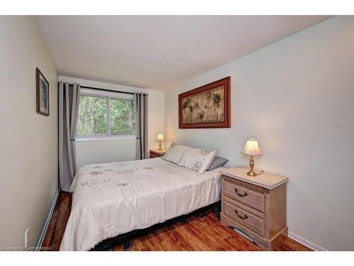 26-220 Salisbury Avenue, Cambridge, ON - Indoor Photo Showing Bedroom