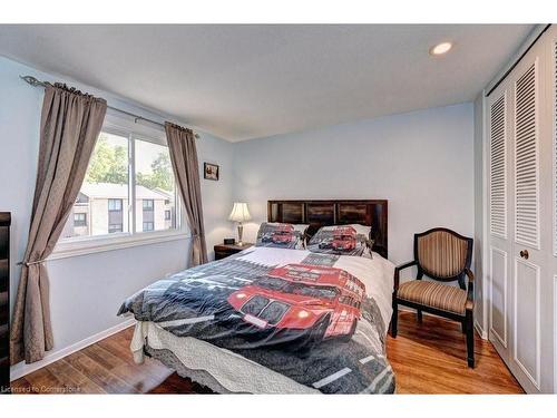 26-220 Salisbury Avenue, Cambridge, ON - Indoor Photo Showing Bedroom