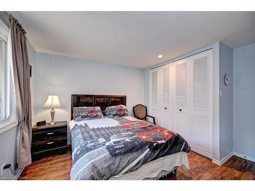 26-220 Salisbury Avenue, Cambridge, ON - Indoor Photo Showing Bedroom