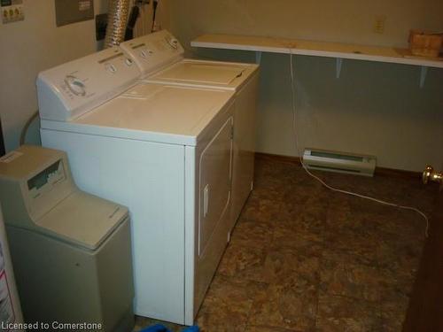 305-4 Albert Street, Cambridge, ON - Indoor Photo Showing Laundry Room