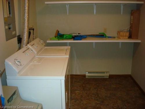 305-4 Albert Street, Cambridge, ON - Indoor Photo Showing Laundry Room