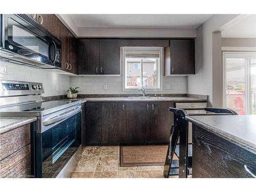 15 Captain Mccallum Drive, New Hamburg, ON - Indoor Photo Showing Kitchen