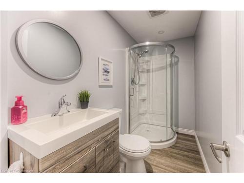 15 Captain Mccallum Drive, New Hamburg, ON - Indoor Photo Showing Bathroom