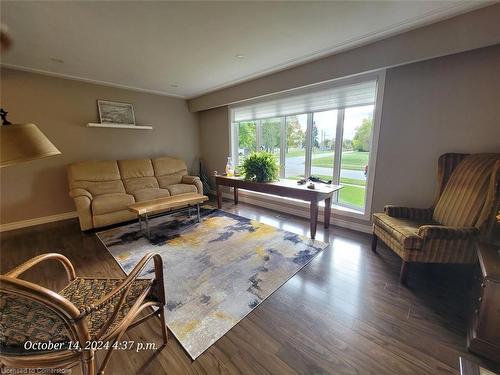 18 Dreger Avenue, Kitchener, ON - Indoor Photo Showing Living Room