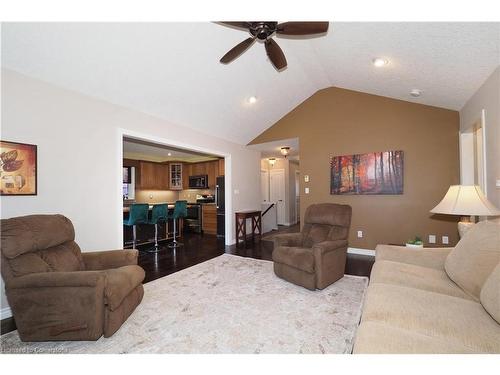 24 Park Place, Tillsonburg, ON - Indoor Photo Showing Living Room