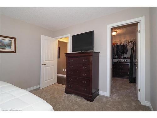 24 Park Place, Tillsonburg, ON - Indoor Photo Showing Bedroom