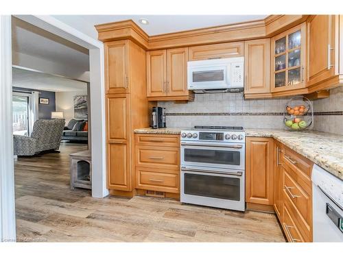 28-220 Salisbury Avenue, Cambridge, ON - Indoor Photo Showing Kitchen