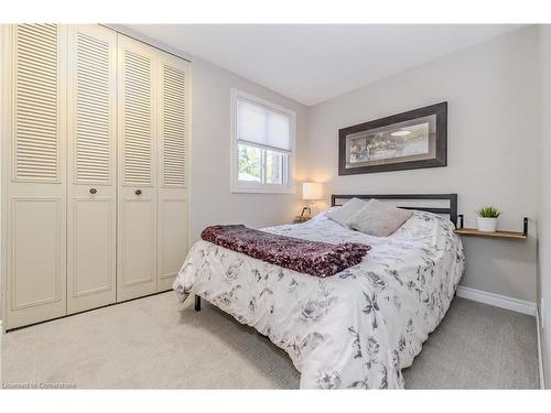 28-220 Salisbury Avenue, Cambridge, ON - Indoor Photo Showing Bedroom