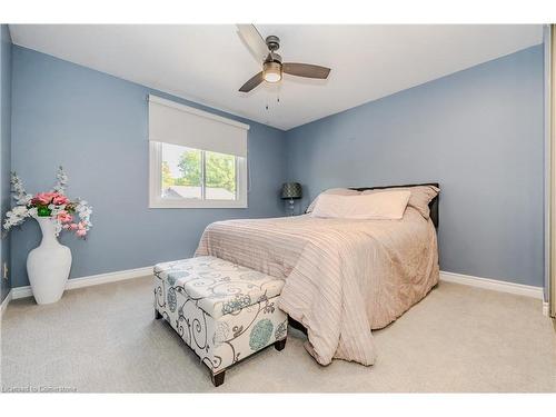 28-220 Salisbury Avenue, Cambridge, ON - Indoor Photo Showing Bedroom