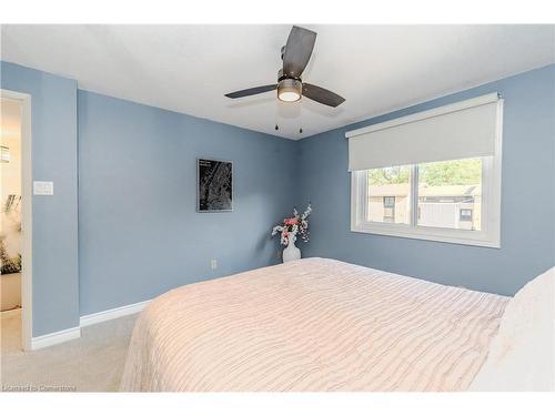 28-220 Salisbury Avenue, Cambridge, ON - Indoor Photo Showing Bedroom