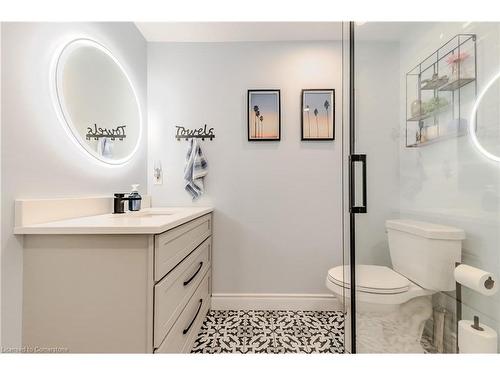 28-220 Salisbury Avenue, Cambridge, ON - Indoor Photo Showing Bathroom